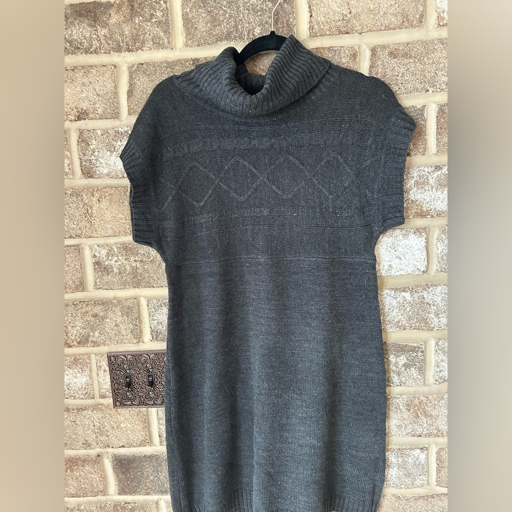 Beautiful cap sleeved sweater dress